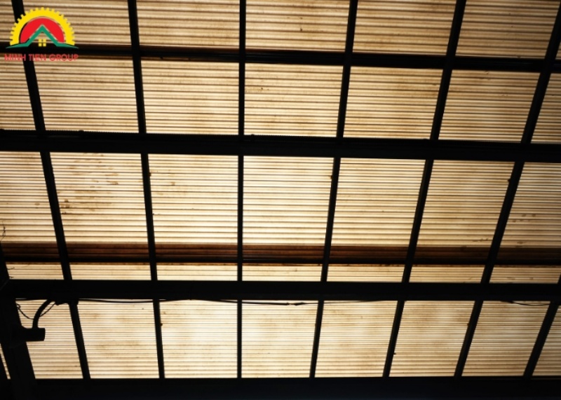 Giới Thiệu Về Tấm Polycarbonate Sóng Mỏng Phổ Thông Quadalite