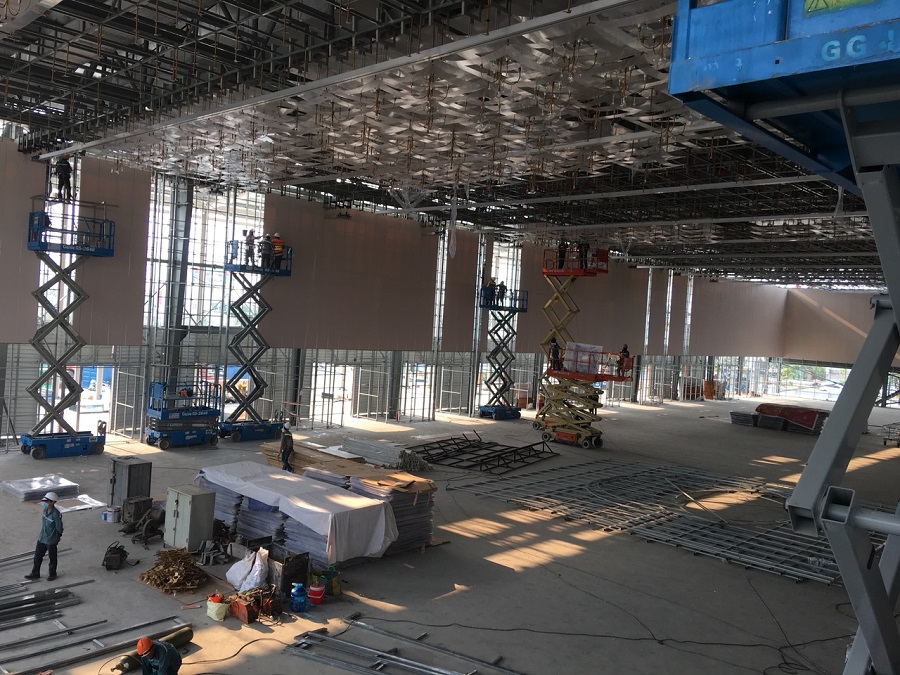 hình ảnh thi công tấm lợp polycarbonate tại Minh Tiến Group