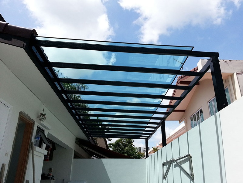 Tấm polycarbonate đặc 5mm Duralite phổ thông ứng dụng làm mái che