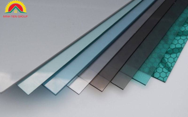 Tấm polycarbonate đặc 4mm Duralite là vật liệu quen thuộc trong xây dựng