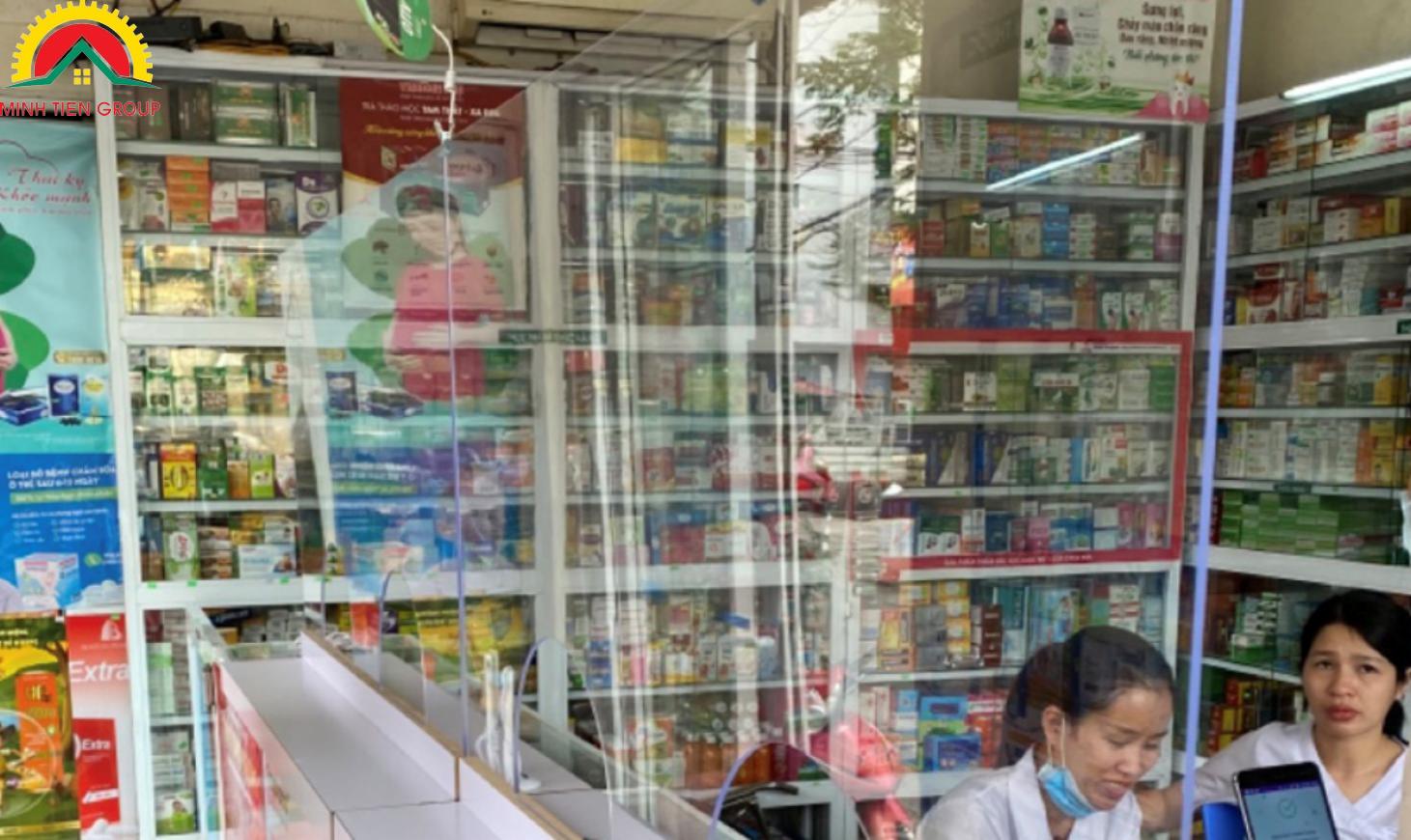 vách ngăn polycarbonate