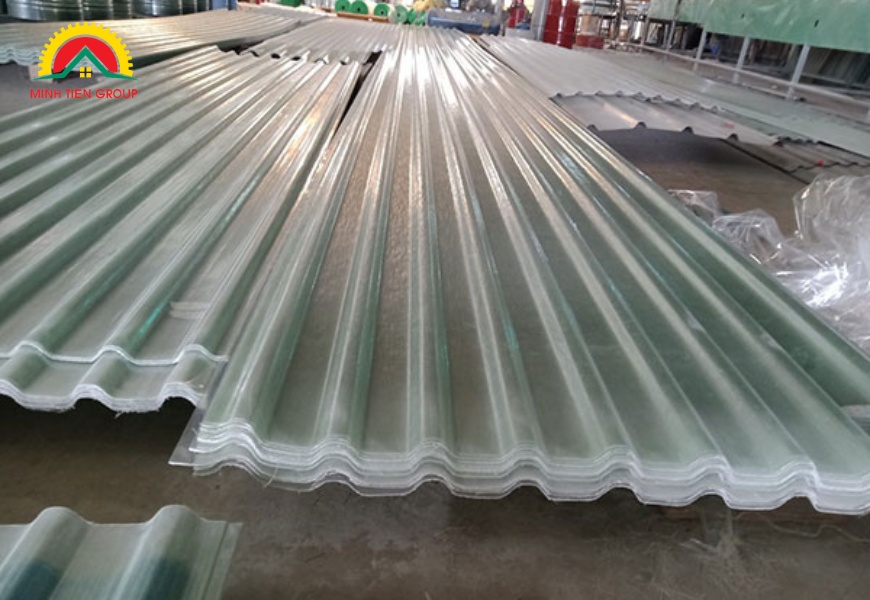tôn nhựa lấy sáng trong suốt