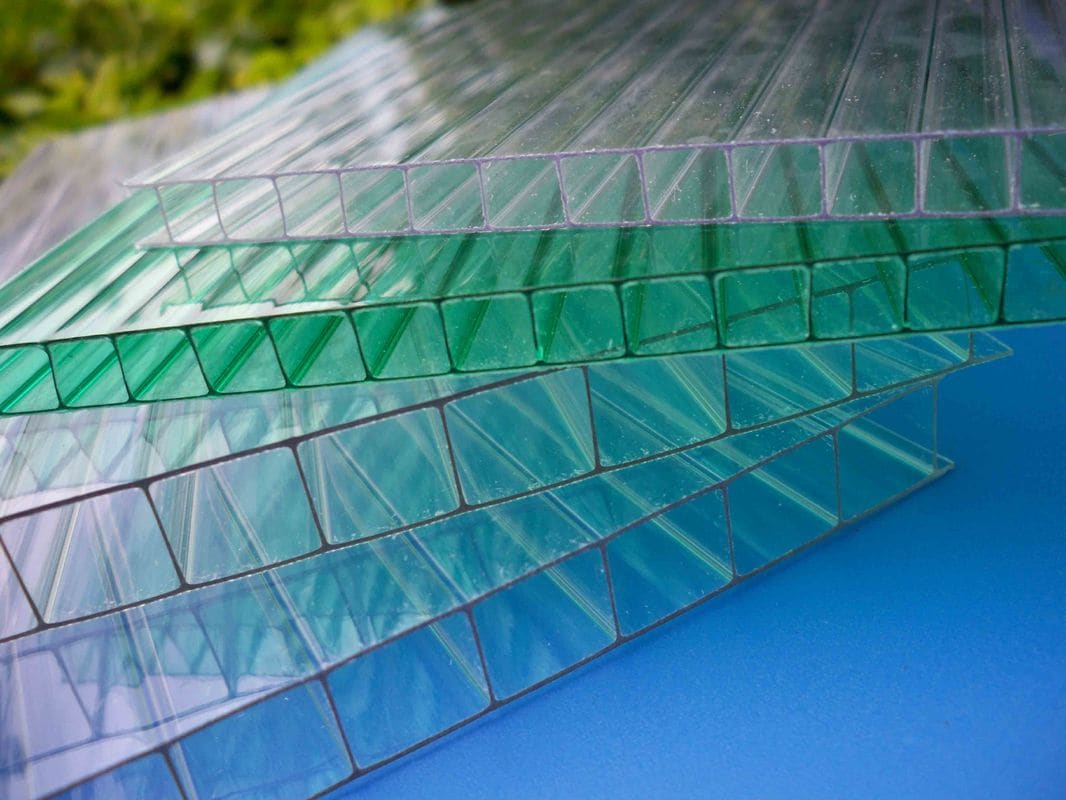 Cắt tấm lợp polycarbonate cần đảm bảo đúng kỹ thuật