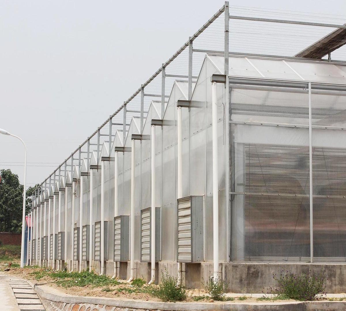 Khoan tấm lợp polycarbonate cần chú ý về vấn đề kỹ thuật