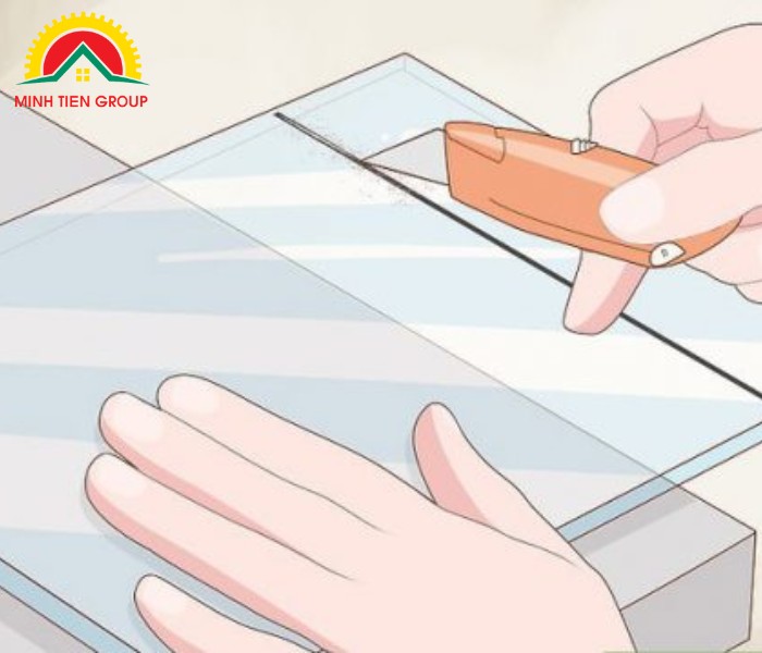 Bước 3: Rạch bề mặt tấm nhựa