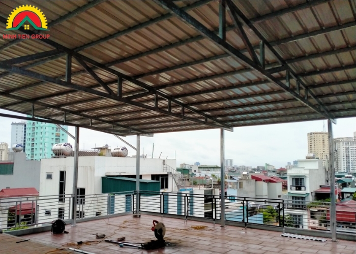 mái che sân thượng nhà ống