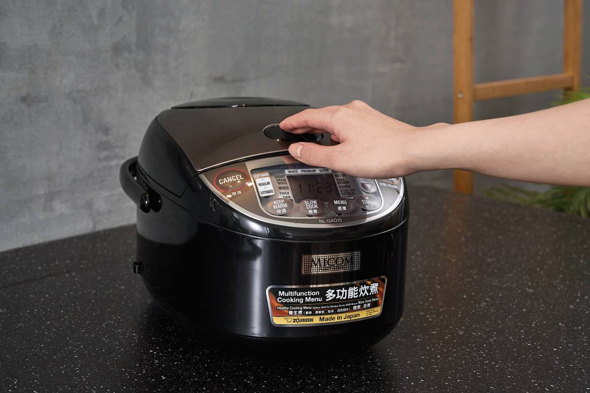 Thành phần và cấu tạo của nồi cơm điện tử Zojirushi NL-GAQ18V-BM - 1.8L