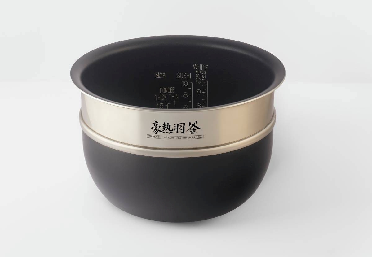 Lòng nồi được phủ một lớp platinum, kích thích quá trình ion hóa giúp nấu cơm ngon hơn